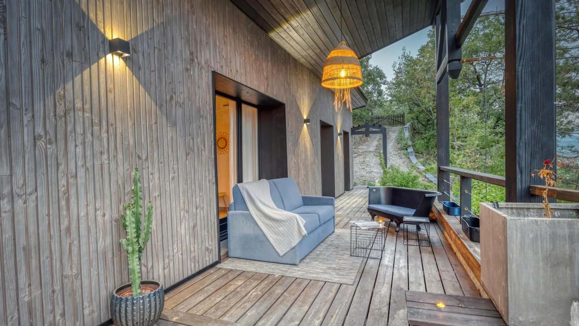 Holiday home La Maison Du Lac - Passerelles De Monteynard Lavars